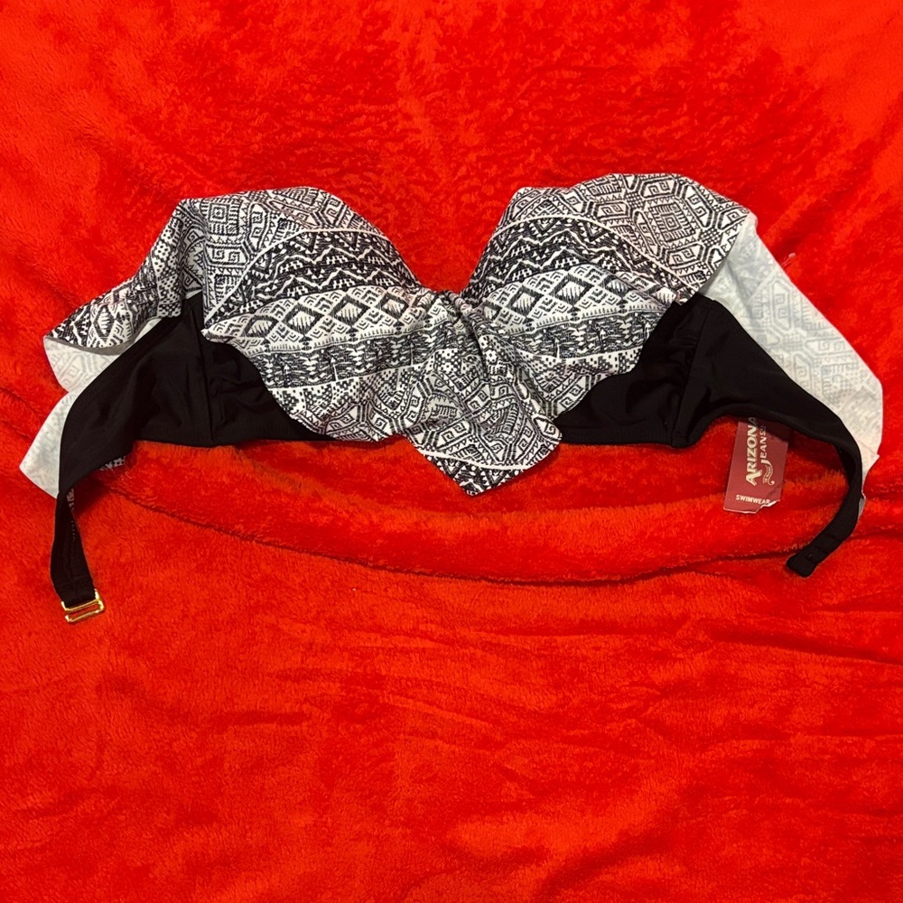 Arizona jeans Patterned Black and White Women's swim top